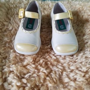 Toddler girl shoes size 8 (USA) 24 (Europe), leath